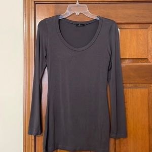 Soprano gray tunic top